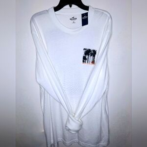 NWT Hollister "It Never Rains In Southern Califorina" Graphic Skater  shirt.